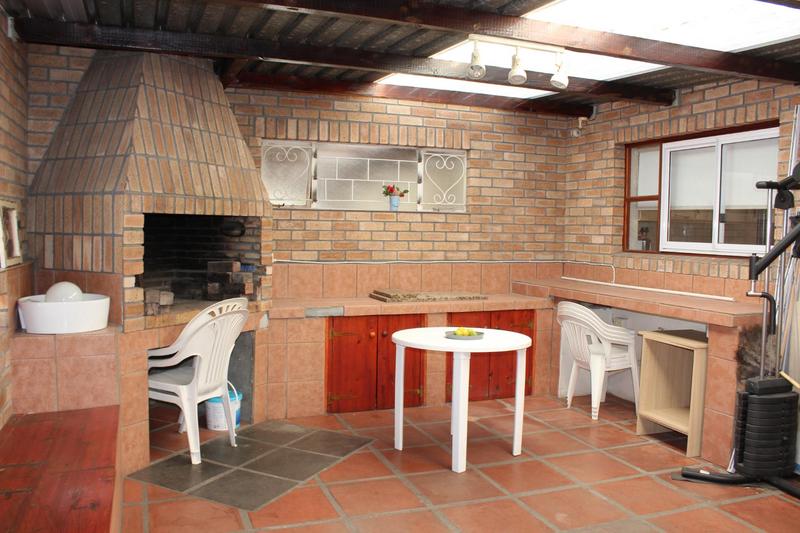 5 Bedroom Property for Sale in Churchill Estate Western Cape